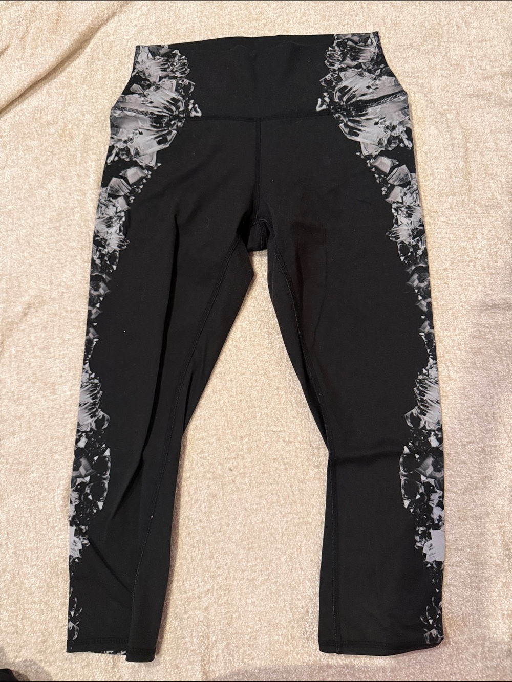 ALO Yoga Black Athletic Leggings with Grey Floral Side Panels